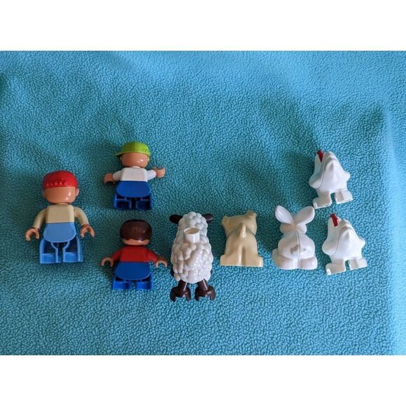 8 Piece Lego Duplo Town Farm Animals People Figurines Replacements Bundle Lot - Picture 6 of 10